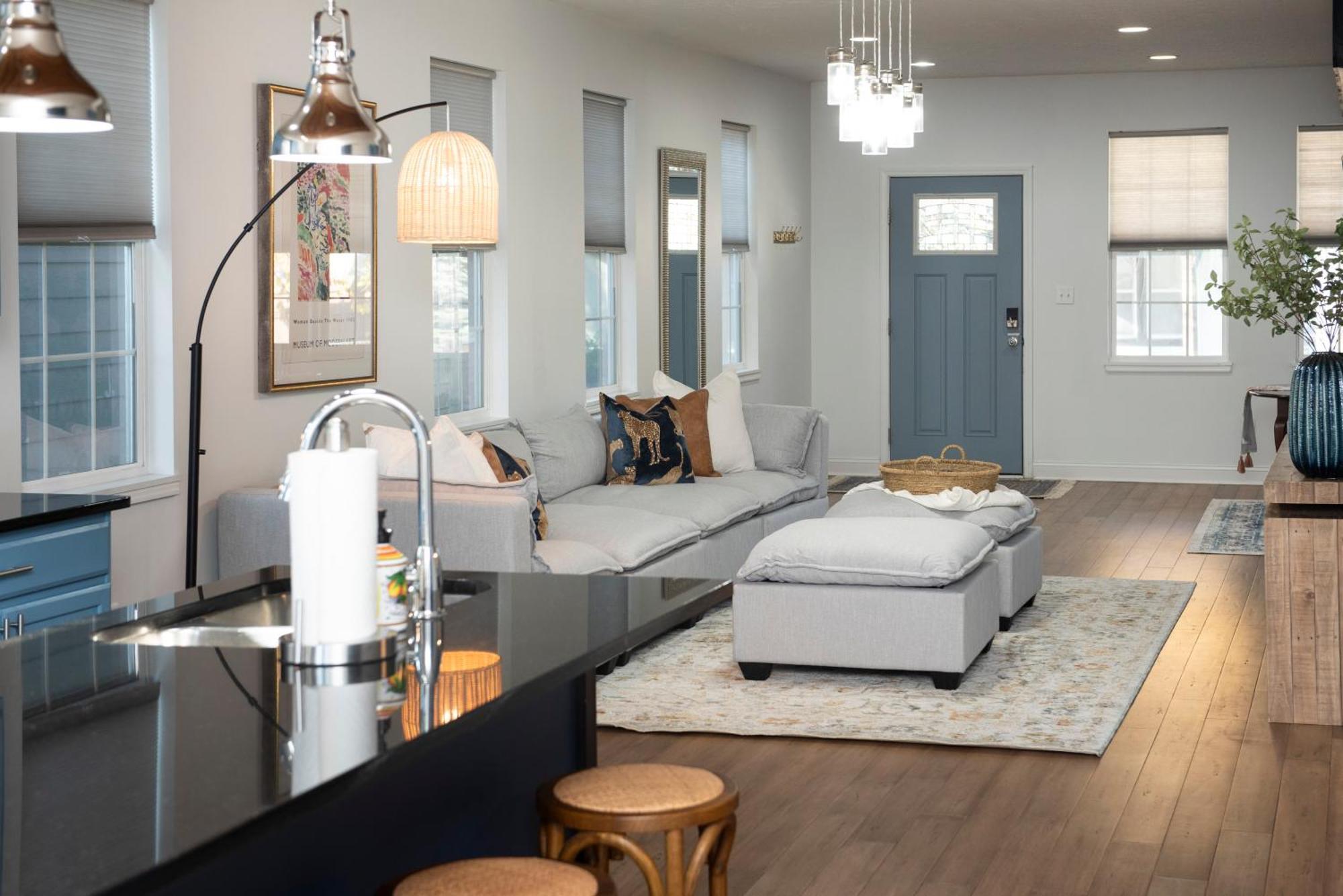 Spacious Bates-hendricks ~ 5 Min To Lucas Oil *