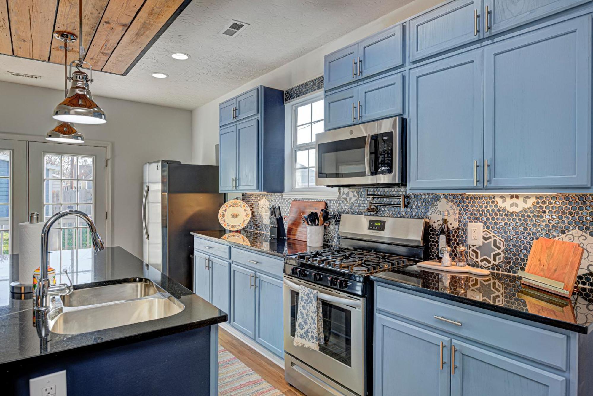 Spacious Bates-hendricks ~ 5 Min To Lucas Oil *