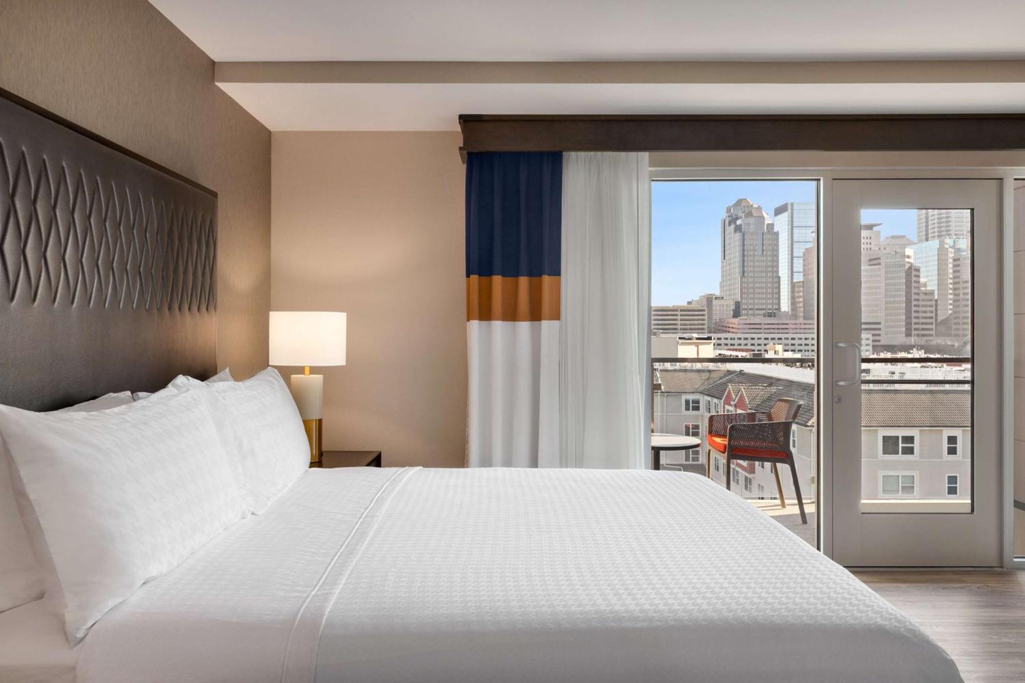 Hotel Homewood By Hilton Downtown Iupui