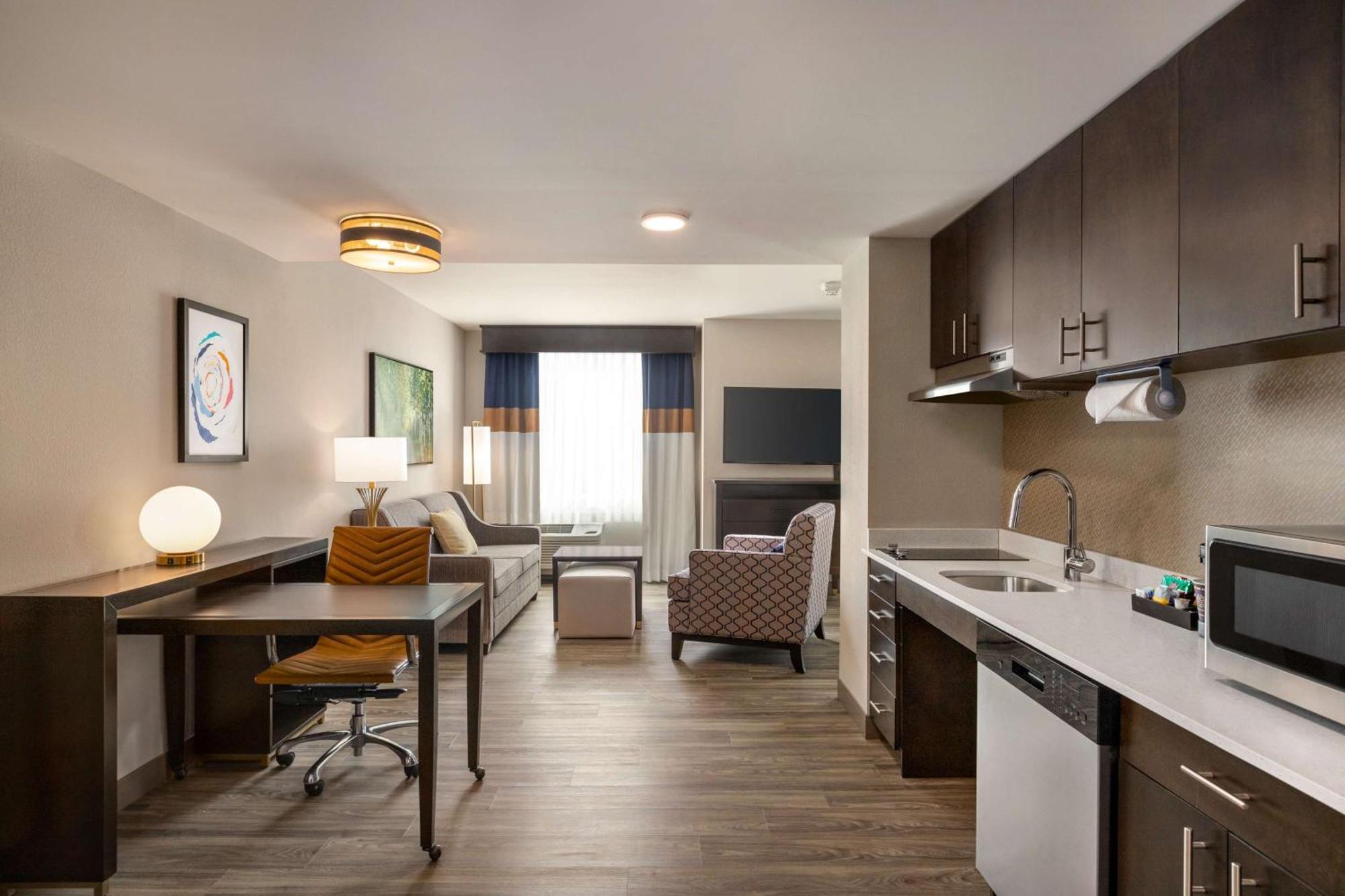 Homewood By Hilton Downtown Iupui Hotel