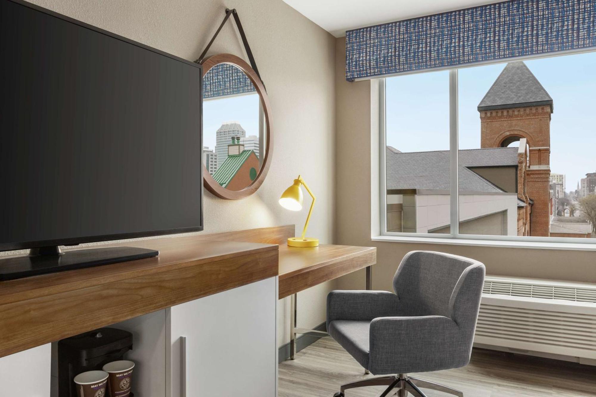 Hampton Downtown Iupui Hotel 3*