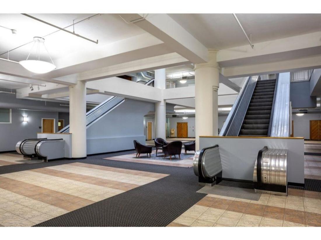 Modern Close To Everything Cozysuites Indianapolis