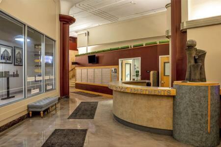 5br Cozysuites The Block With Pool Table Arcade Apartment