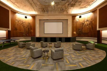 5br Cozysuites The Block With Pool Table Arcade Indianapolis