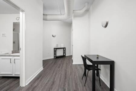 Apartment 5br Cozysuites The Block With Pool Table Arcade Indianapolis