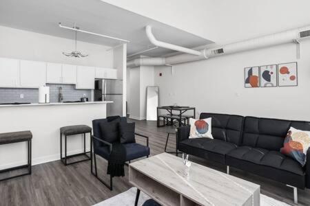 5br Cozysuites The Block With Pool Table Arcade * Indianapolis
