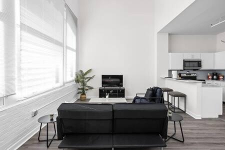 5br Cozysuites The Block With Pool Table Arcade Apartment Indianapolis