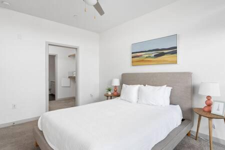 Cozysuites L Trendy 2br, Bottleworks Indy #1 * Indianapolis