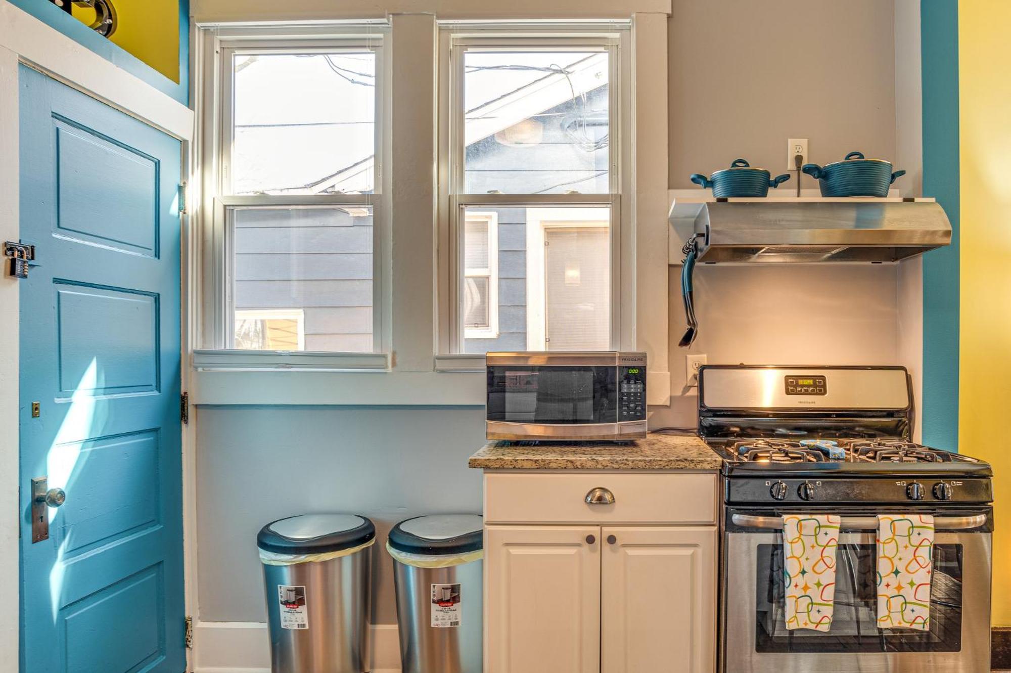 Retro-inspired Indy Walk To Fountain Square! Holiday home