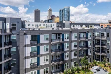 Cozysuites In Urban Indy Apartment *