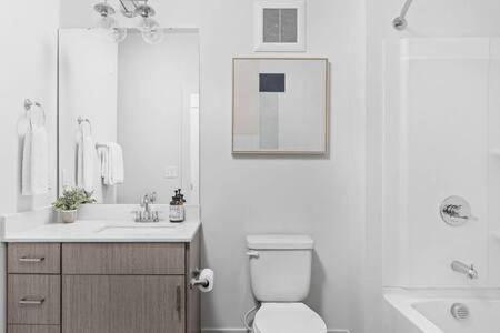 Cozysuites In Urban Indy Apartment *
