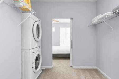 Cozysuites L Dream 1br, Monument Circle, Indy Apartment