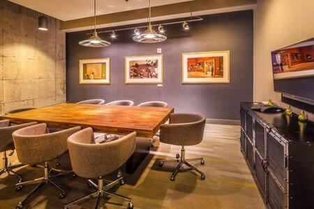 Cozysuites L Dream 1br, Monument Circle, Indy Apartment Indianapolis