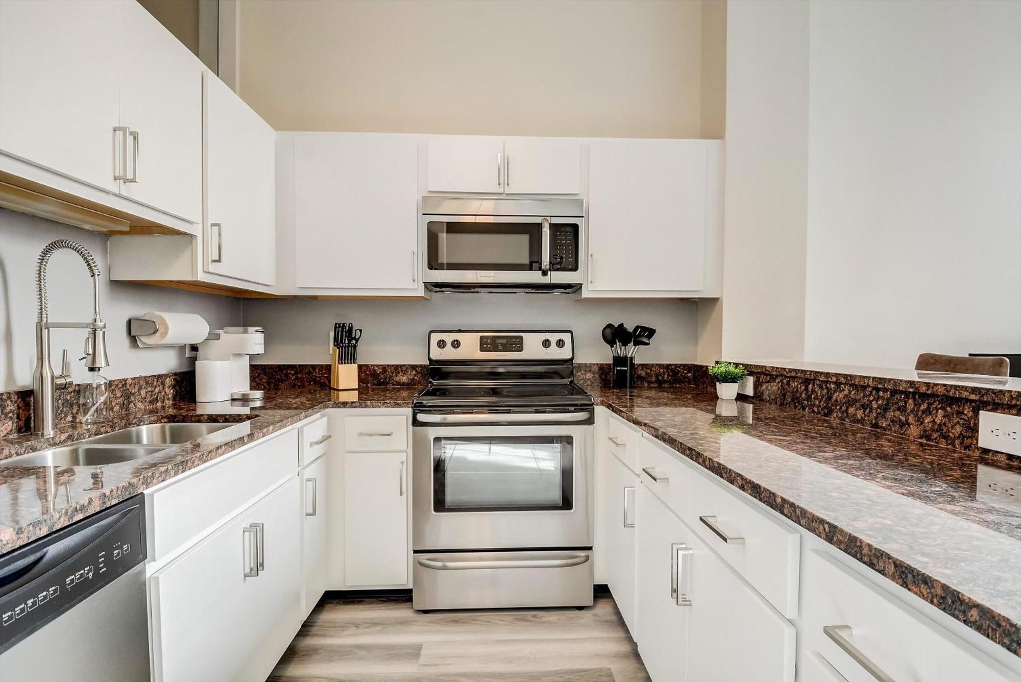 Cozysuites - 2br With Direct Skybridge Access #11 * Indianapolis