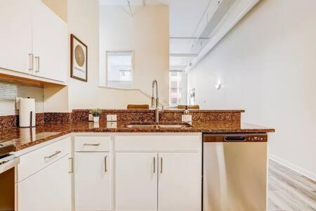 Apartment Cozysuites - 2br With Direct Skybridge Access #1 *