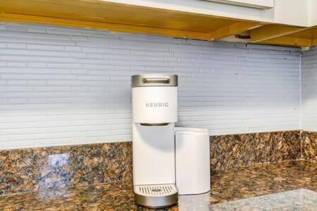 Cozysuites - 2br With Direct Skybridge Access #1 Apartment