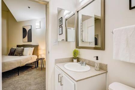 Apartment Cozysuites - 2br With Direct Skybridge Access #1