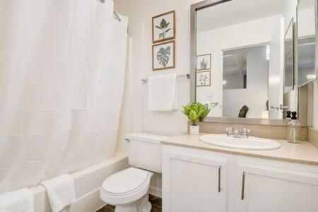 Cozysuites - 1br With Direct Skybridge Access #1 Apartment Indianapolis