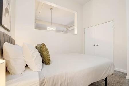Cozysuites - 1br With Direct Skybridge Access #1 * Indianapolis