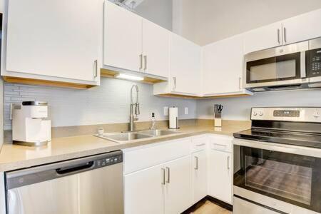 Cozysuites - 1br With Direct Skybridge Access #1 Apartment *