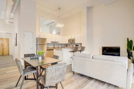Cozysuites - 1br With Direct Skybridge Access #1 *