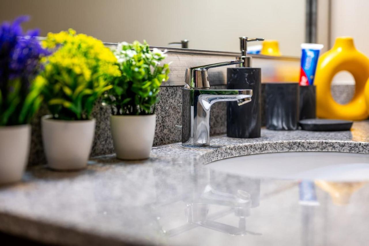 Private Keystone - Shared Apartment