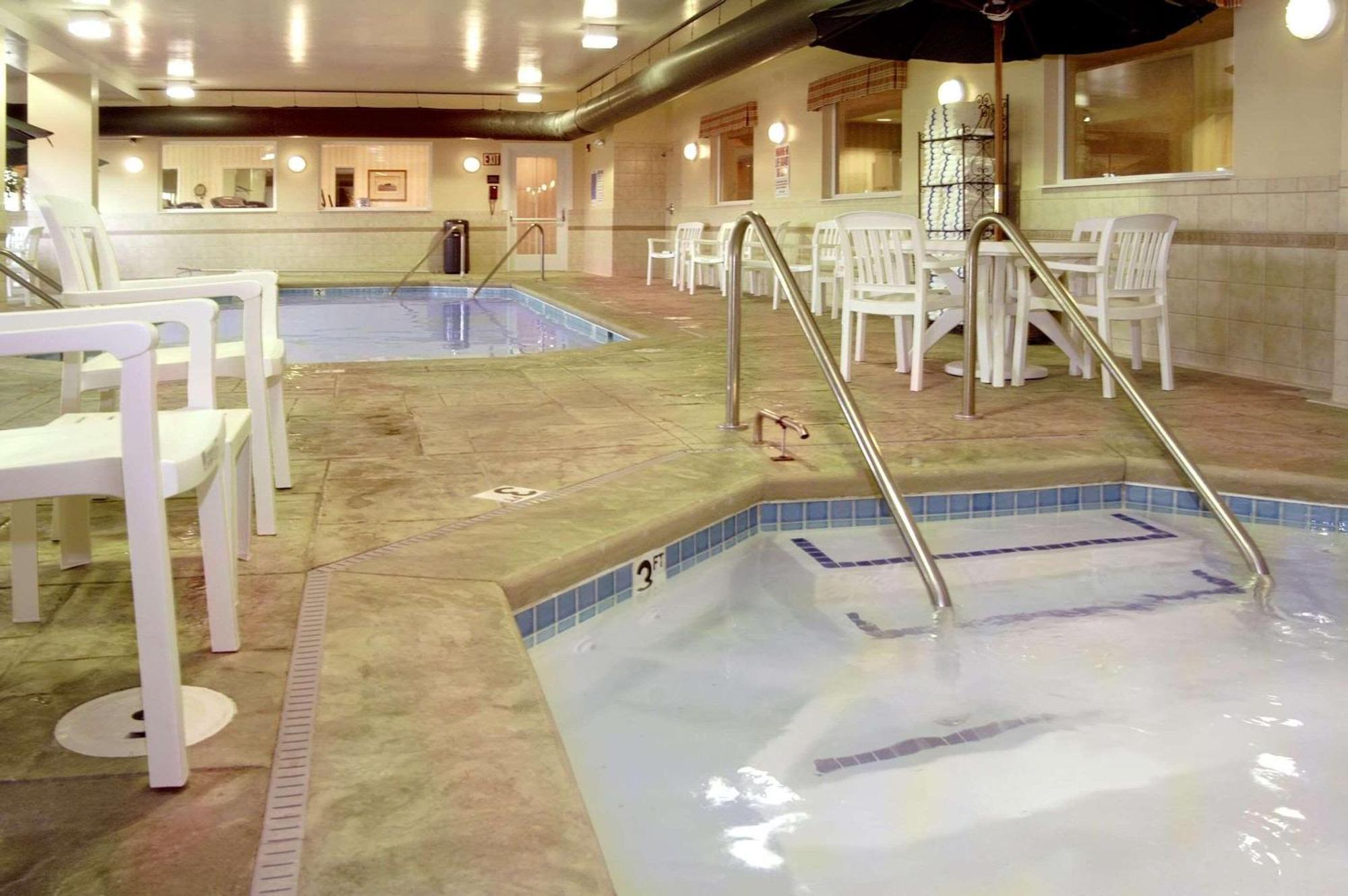 Country & By Radisson, Airport South, In 3* Indianapolis