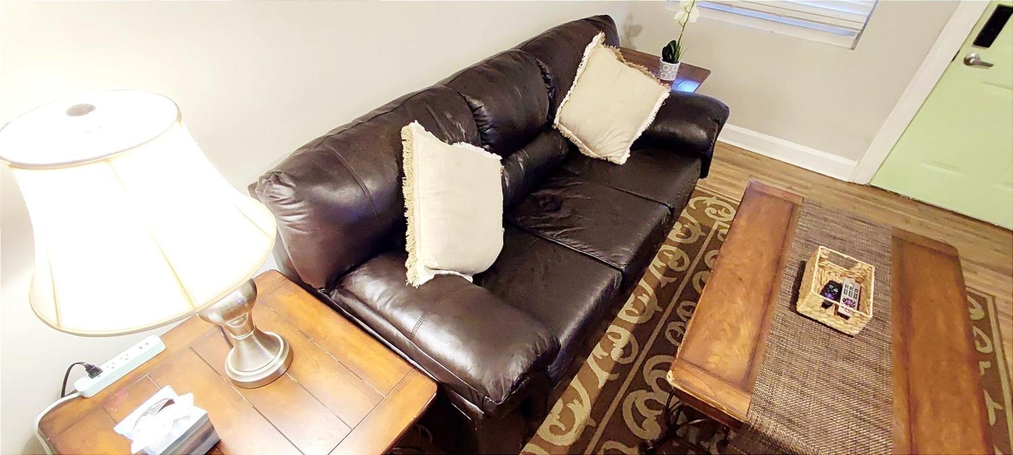 Entire Home/firm Queen Bed/3 Miles To Downtown Indy Holiday home Indianapolis
