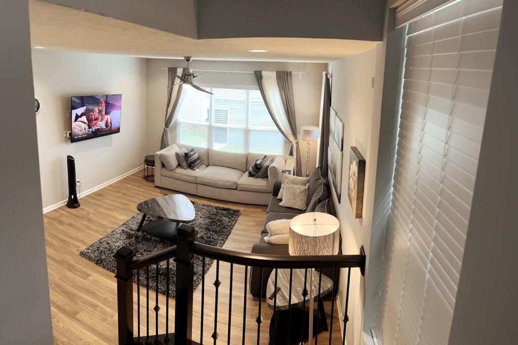 Beautiful Lillies Place - Brand New Near Downtown * Indianapolis