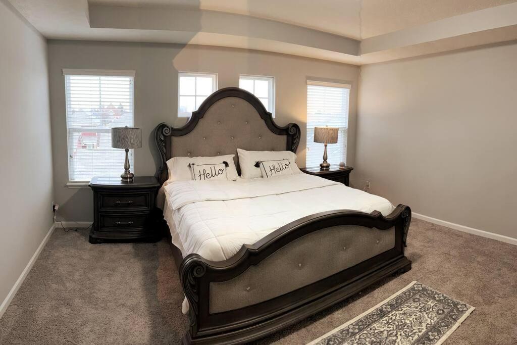 Beautiful Lillies Place - Brand New Near Downtown Holiday home