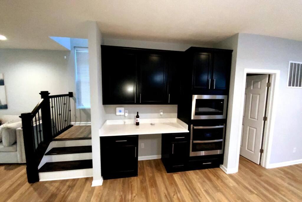 Beautiful Lillies Place - Brand New Near Downtown * Indianapolis