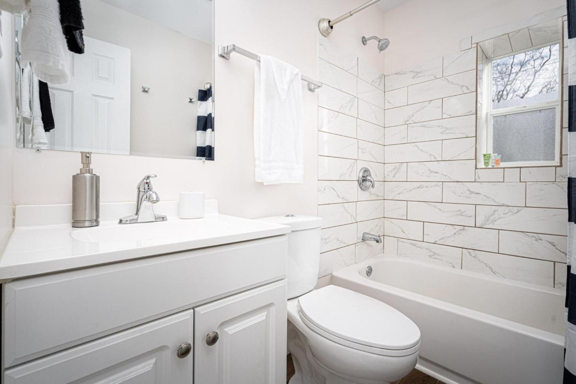Centrally Located 3bd Urban Oasis Holiday home *