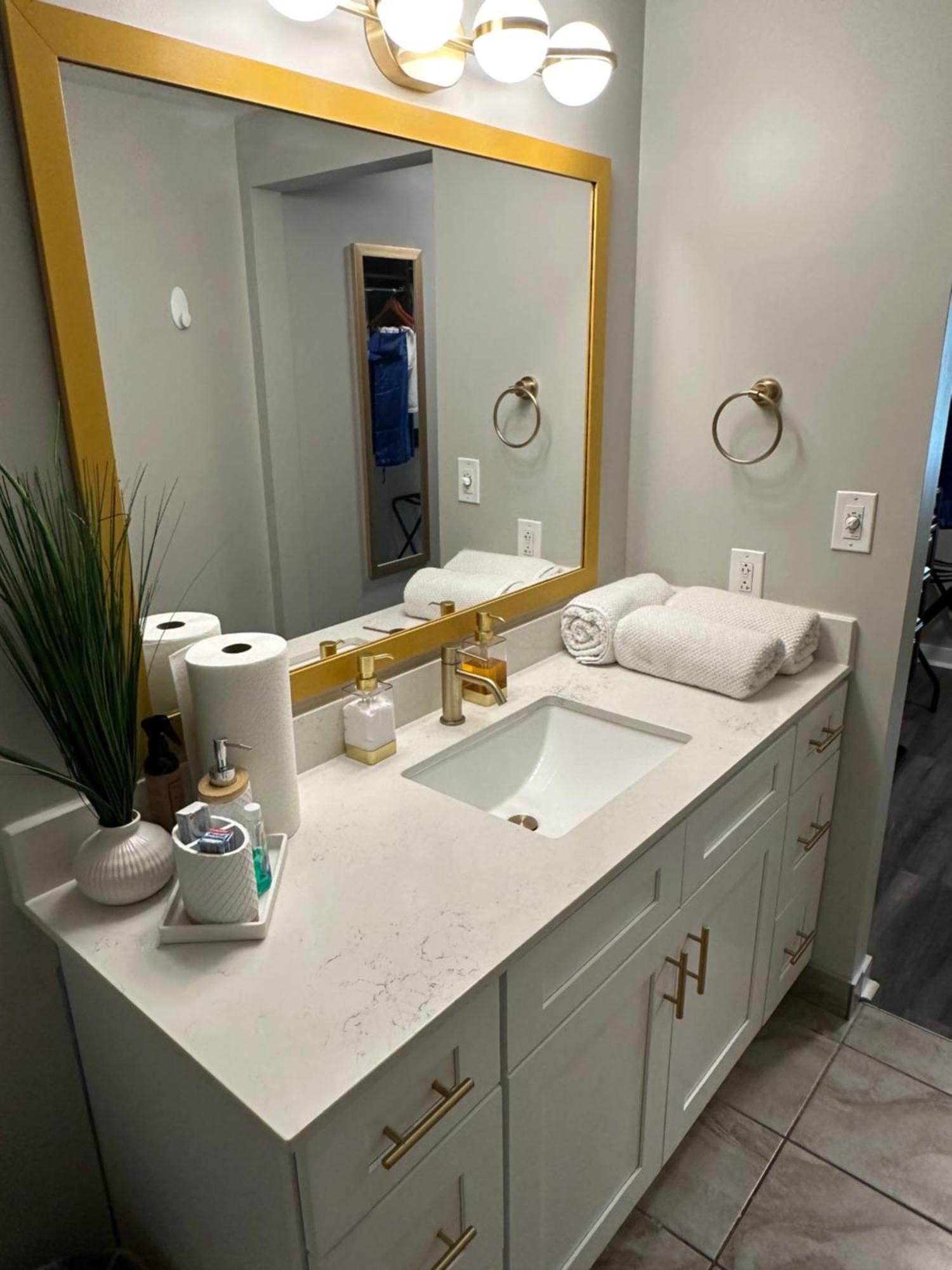 Downtown Luxury With Private Indoor Parking * Indianapolis