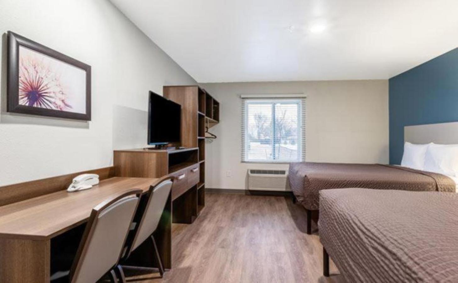 Hotel Woodspring Airport South 2*