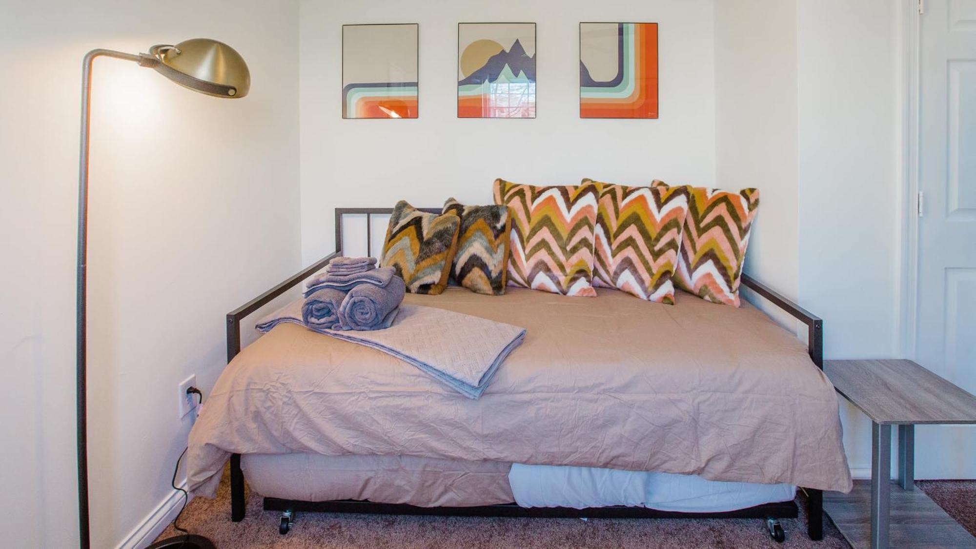Holiday home 5 Mins To Speedway! Walk To Zoo, Wr Park, Iupui! Indianapolis