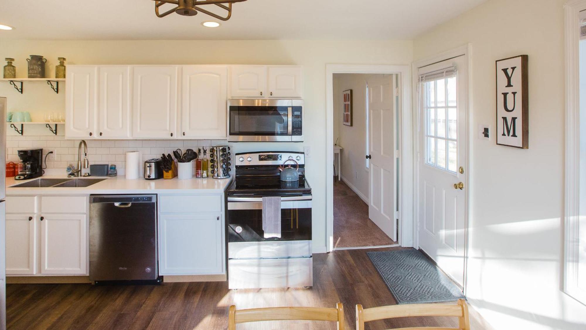 5 Mins To Speedway! Walk To Zoo, Wr Park, Iupui! Holiday home *