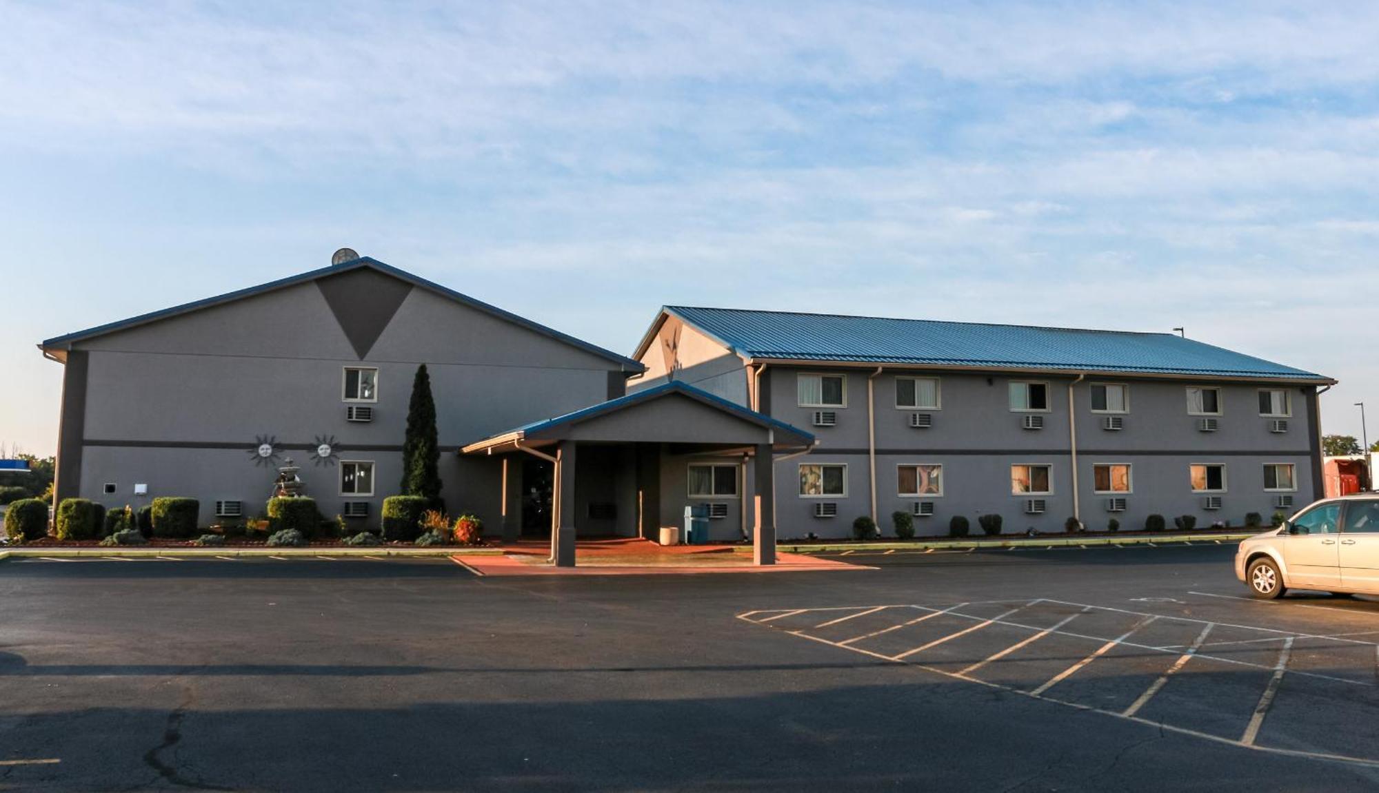 Hotel Super 8 By Wyndham Emerson Indianapolis
