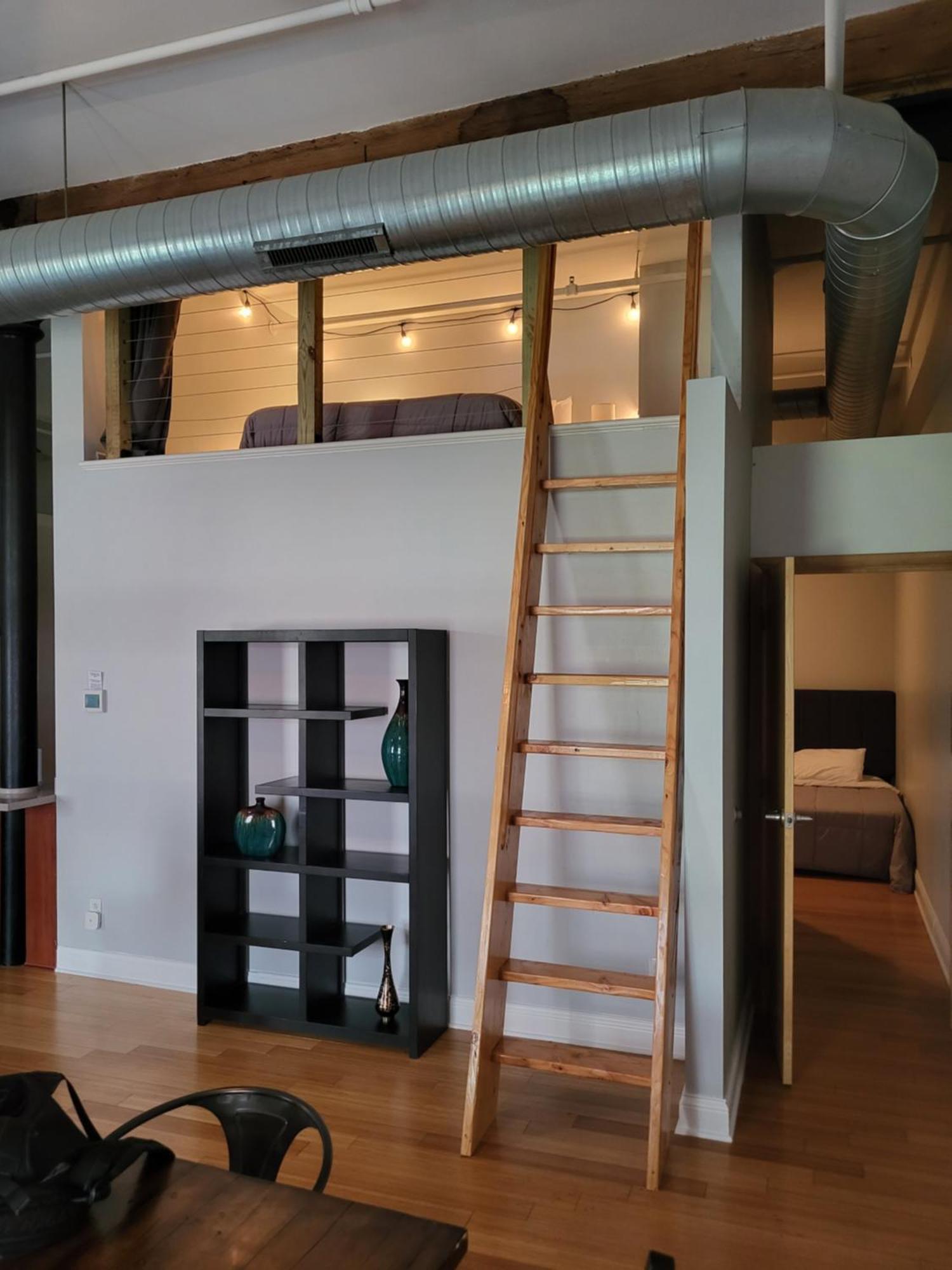 Modern Lofts Next To Georgia St. & Convention Ctr. Apartment