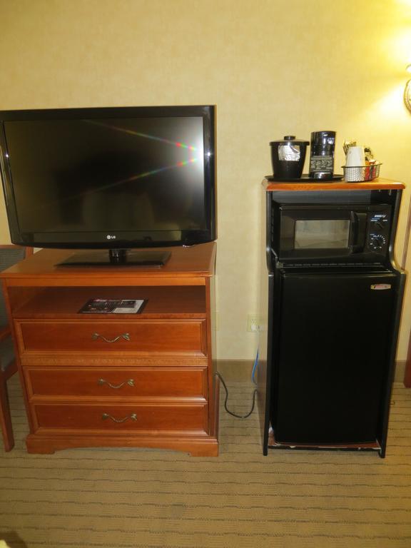 Baymont By Wyndham West Hotel 2*