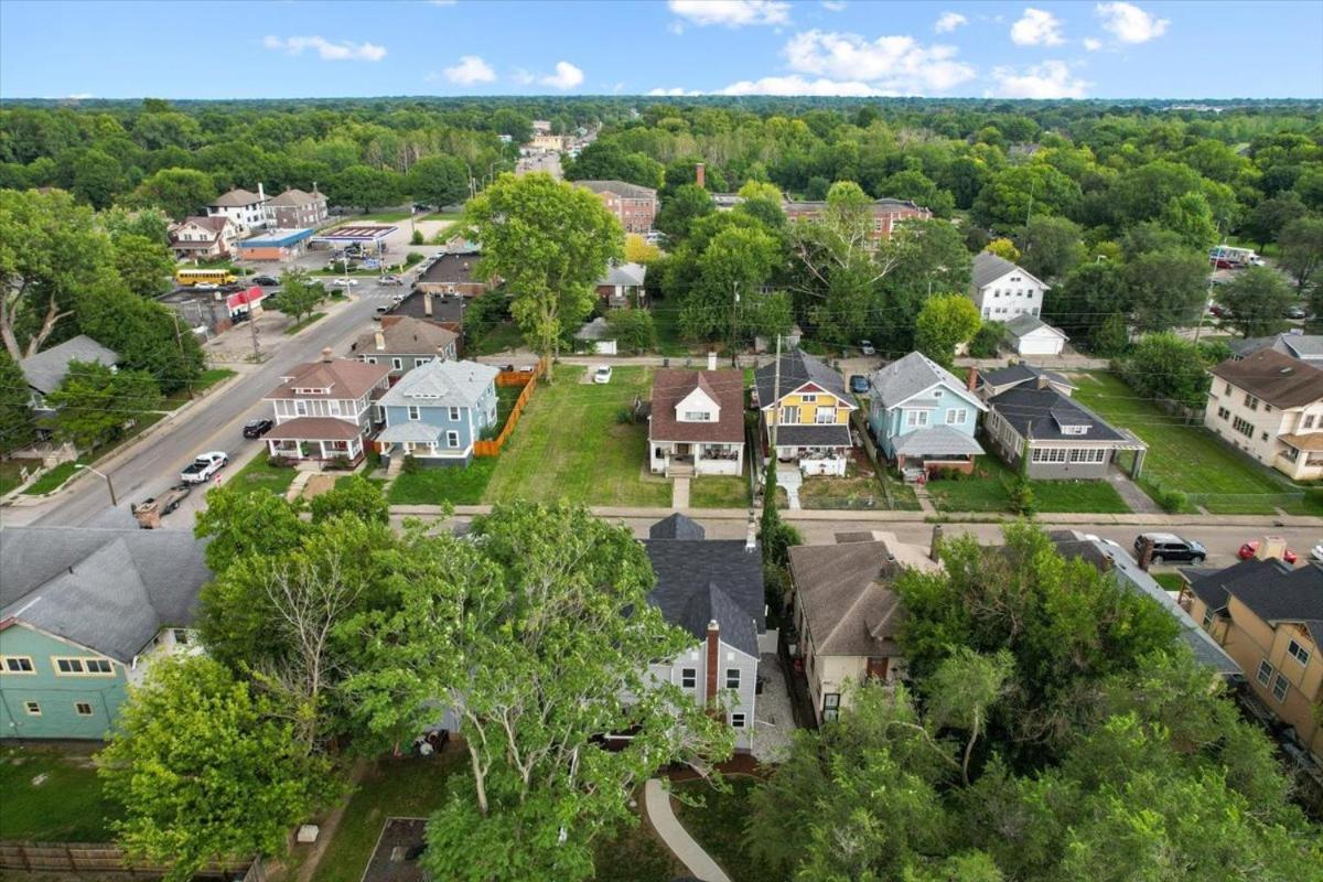 Mapleton - Workfriendly, Football Table, Yard, Free Parking