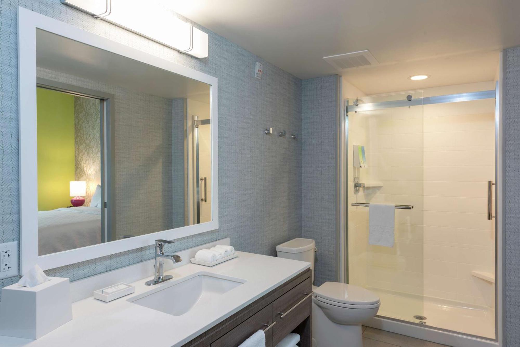 Home2 By Hilton Airport Hotel 3*