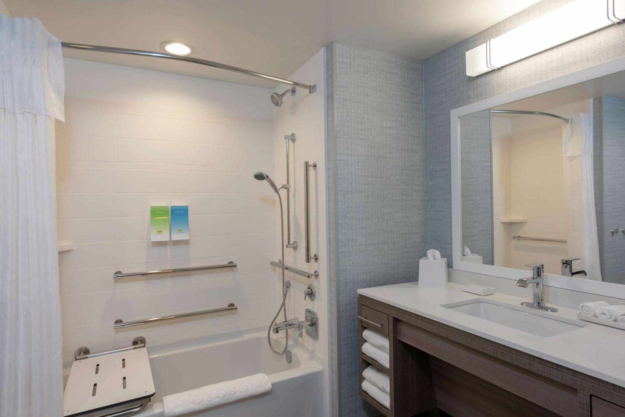 Hotel Home2 By Hilton Airport 3*