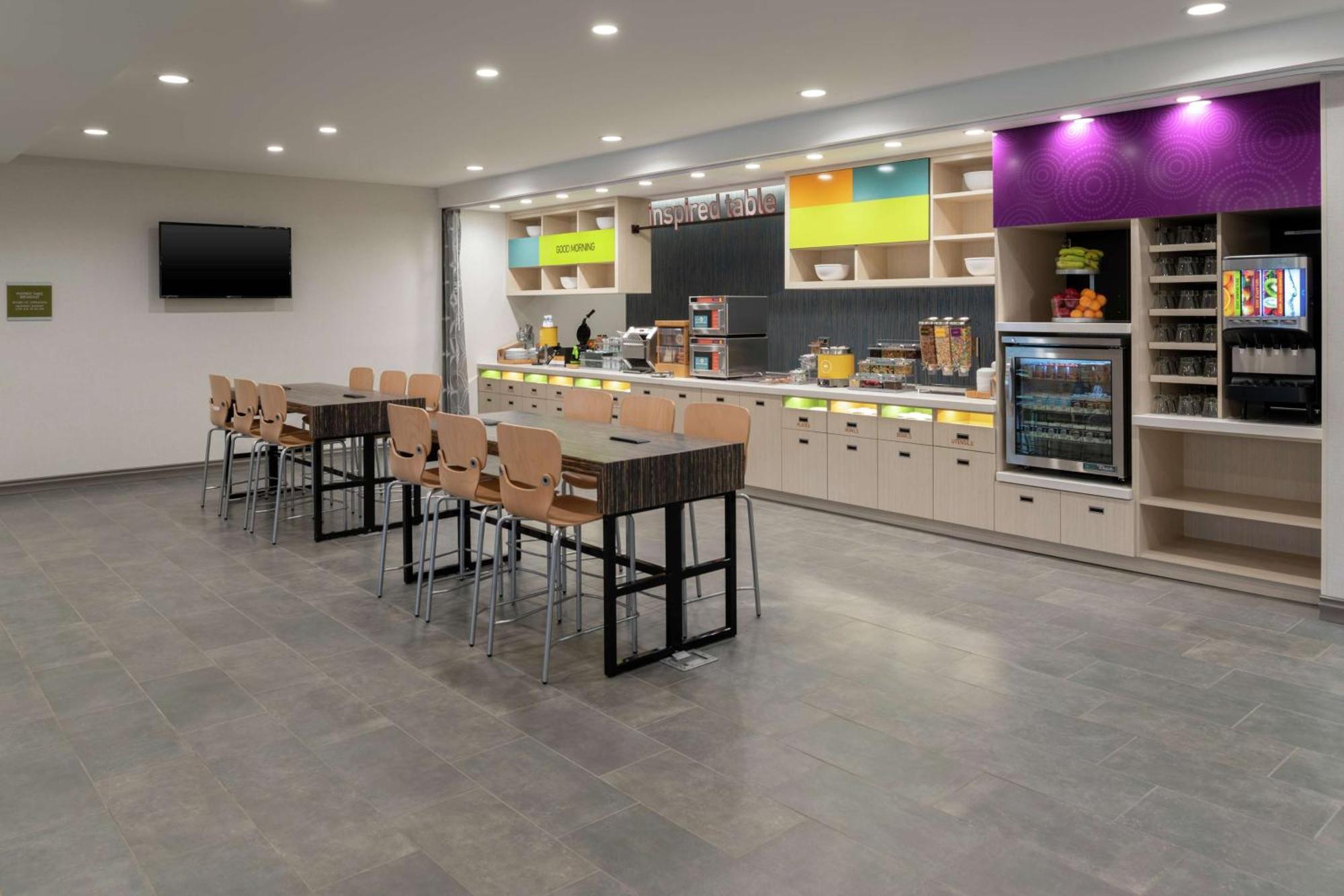 Home2 By Hilton Airport Hotel 3*