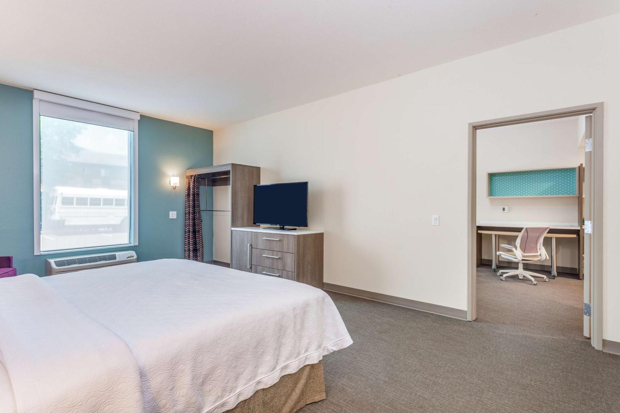 2 By Hilton Northwest Hotel 3*