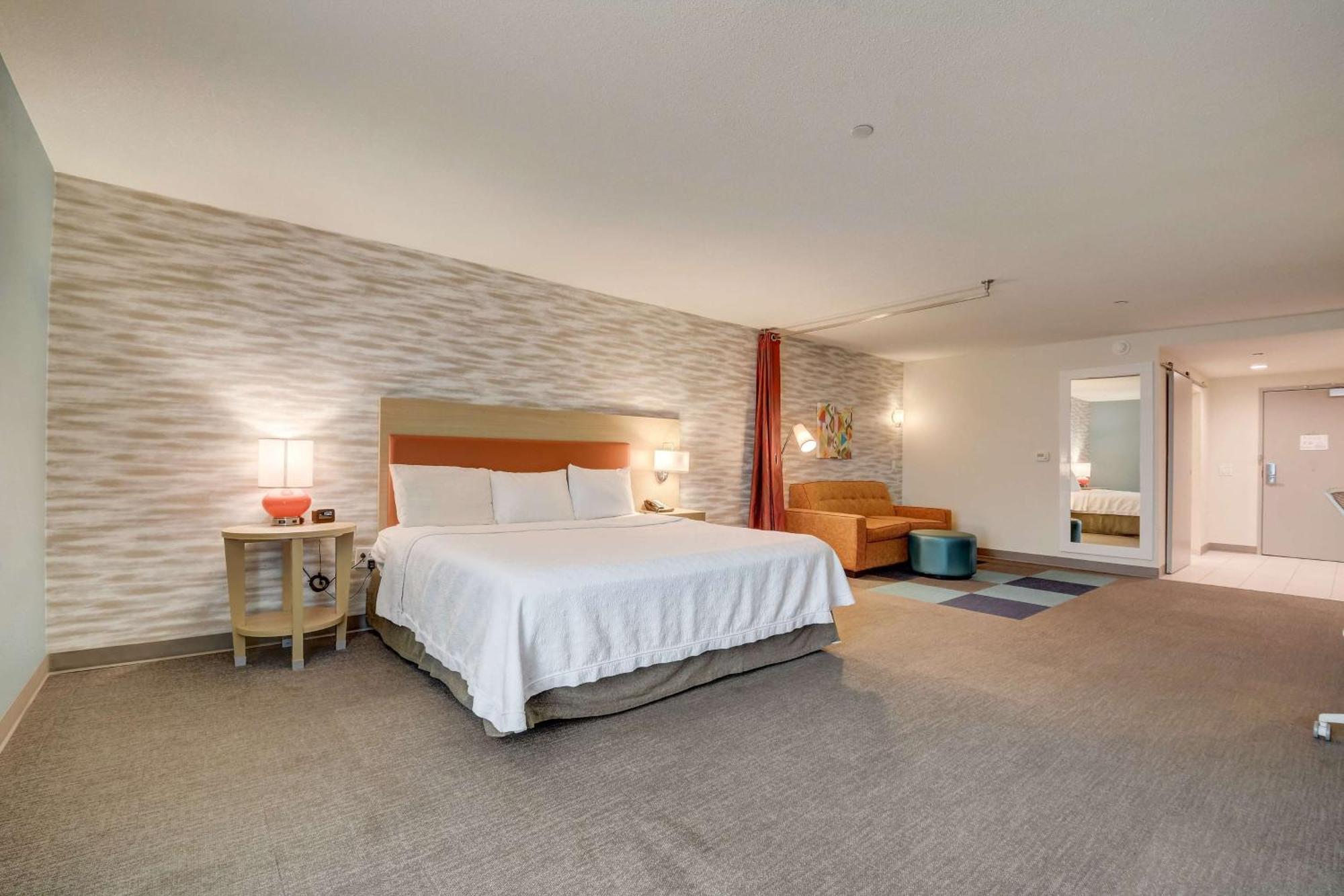 2 By Hilton Northwest 3* Indianapolis