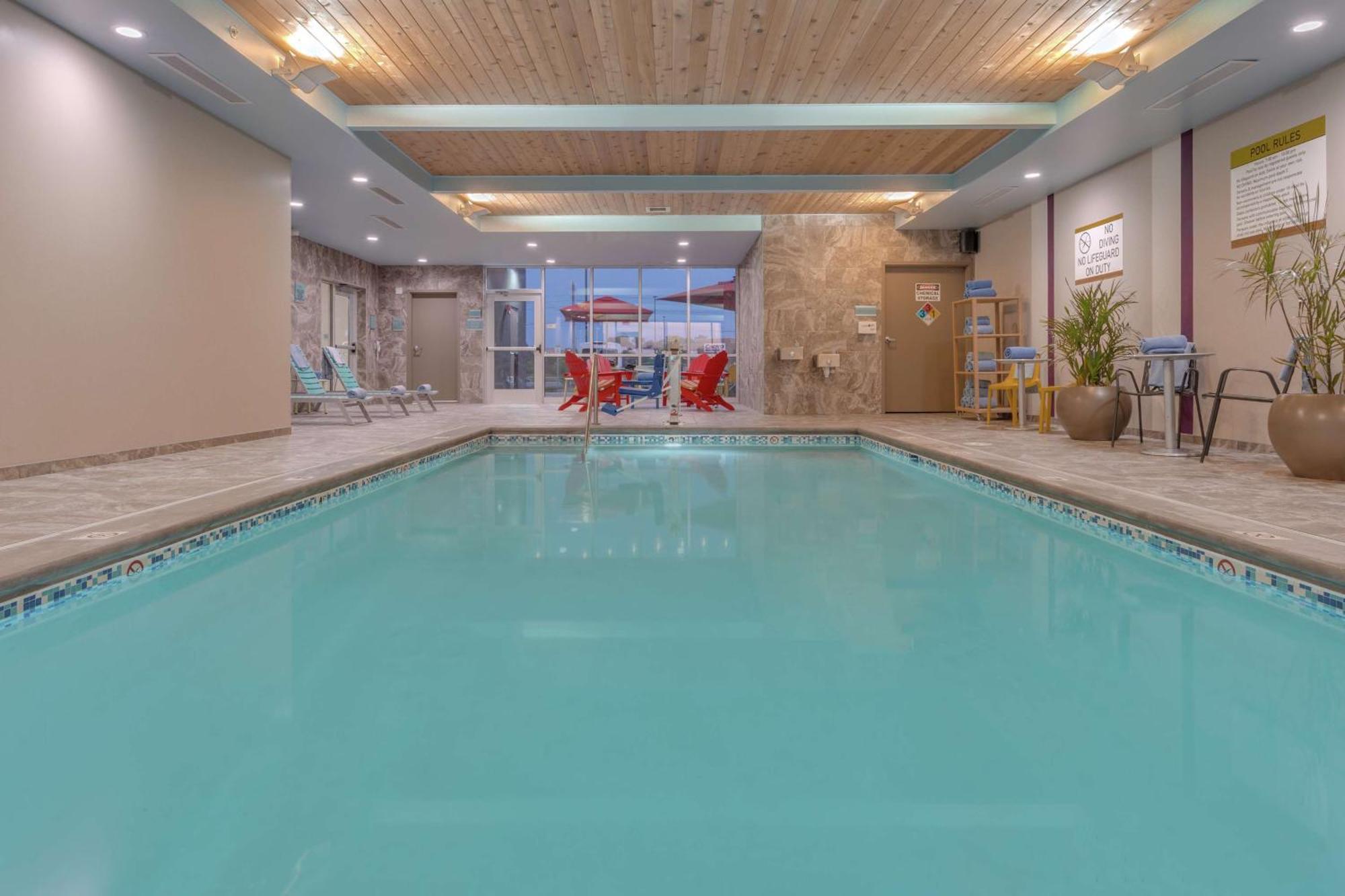 2 By Hilton Northwest