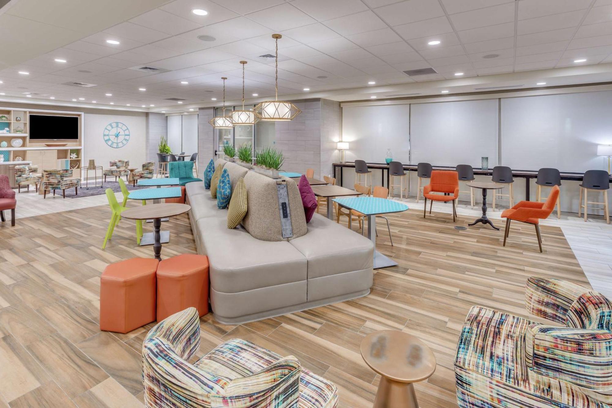 2 By Hilton Northwest Indianapolis