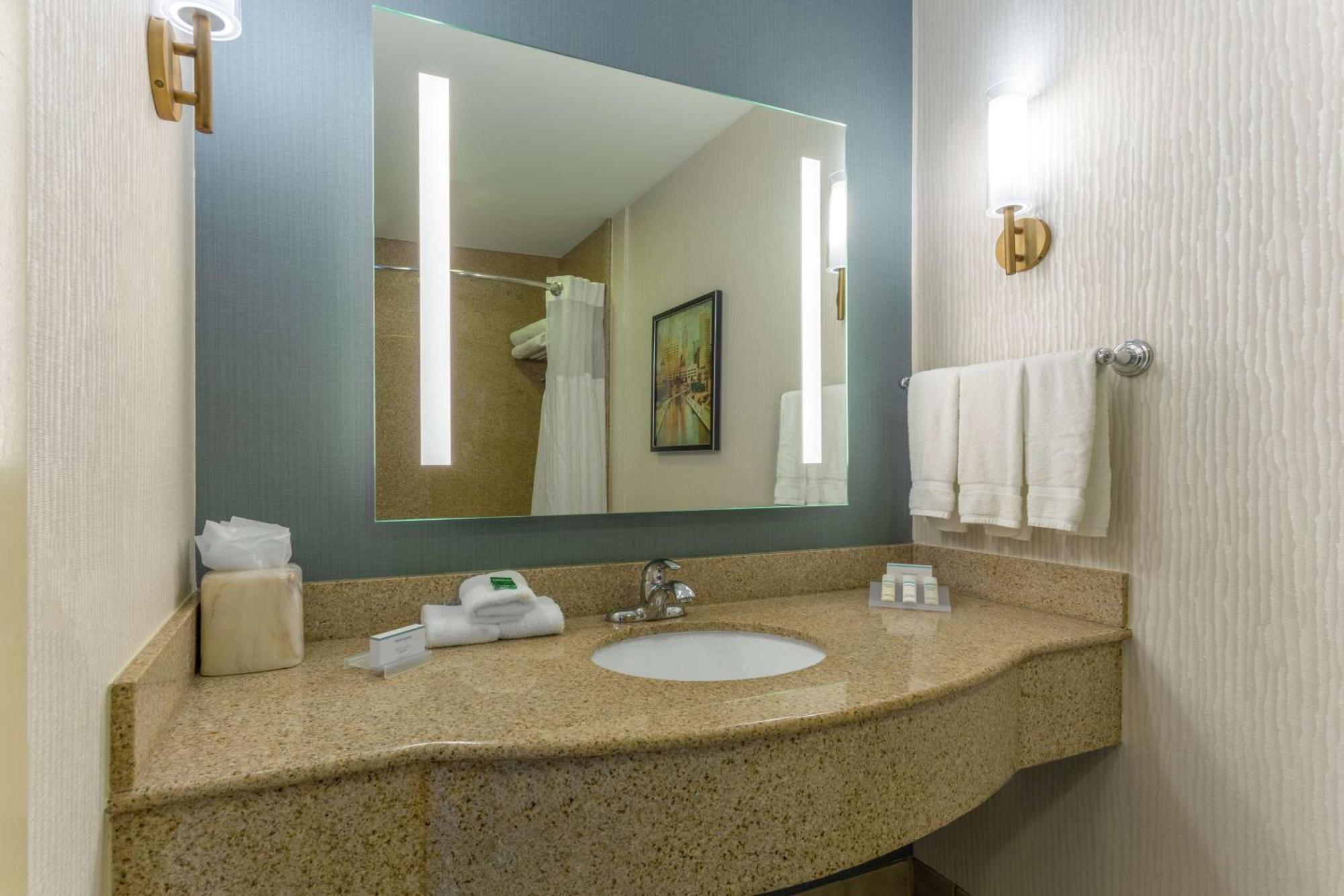 Hilton Garden Downtown 3*