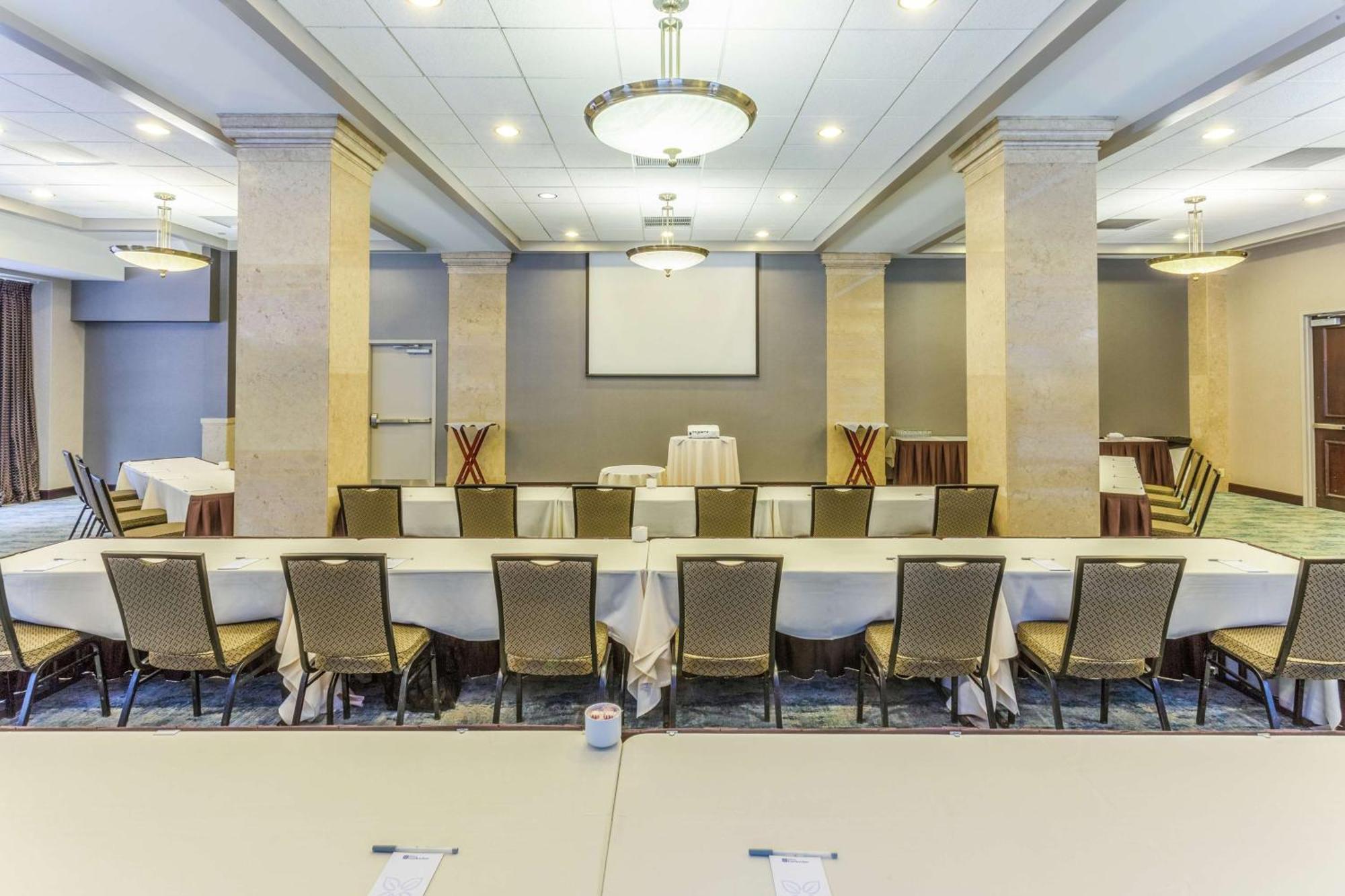 Hotel Hilton Garden Downtown 3*