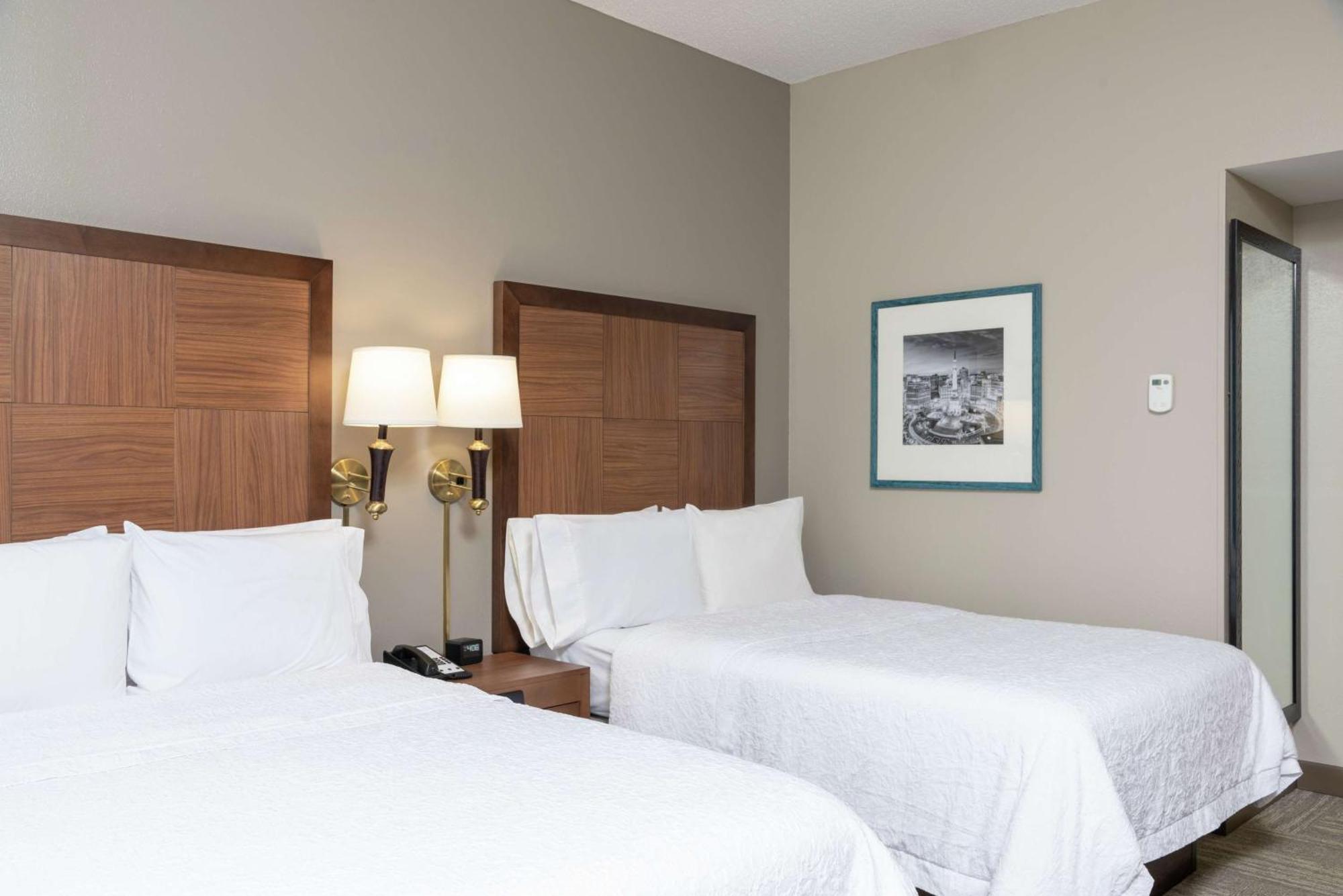 Hampton Downtown Across From Circle Centre Hotel 3*
